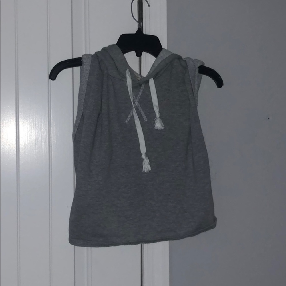 grey cropped sleeveless hoodie